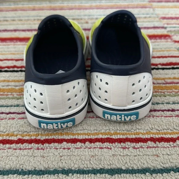 Native water shoes - Picture 3 of 4